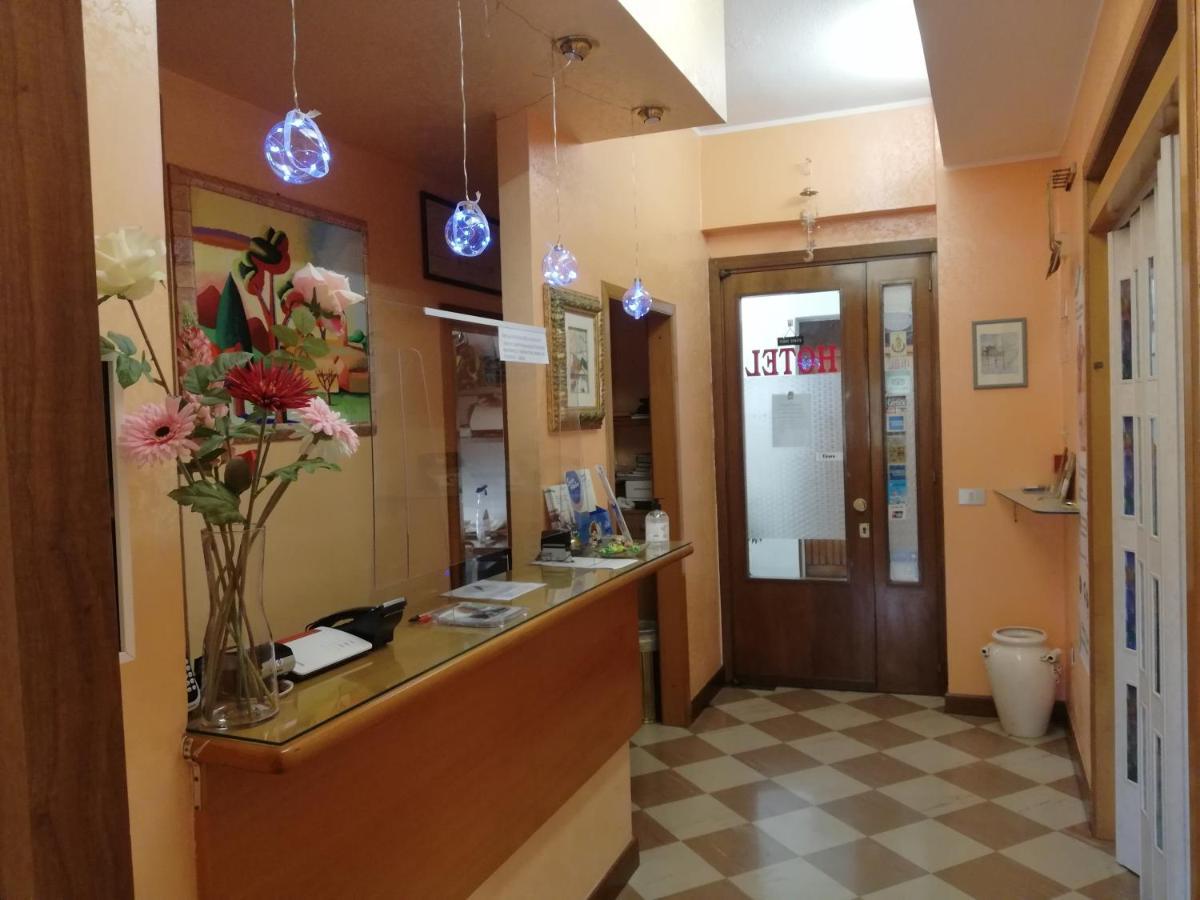 Albergo Roma Lanciano Eksteriør bilde