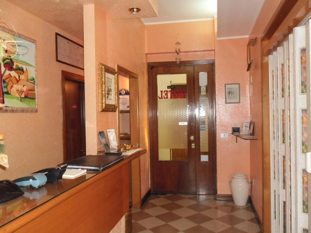 Albergo Roma Lanciano Eksteriør bilde